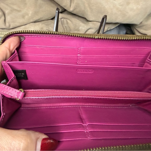 Coach Tattersall Graffiti Vintage coach wallet. - Picture 6 of 7